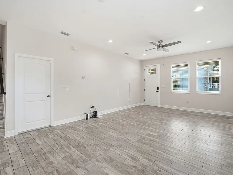 2904 Banza St — Photo 5
