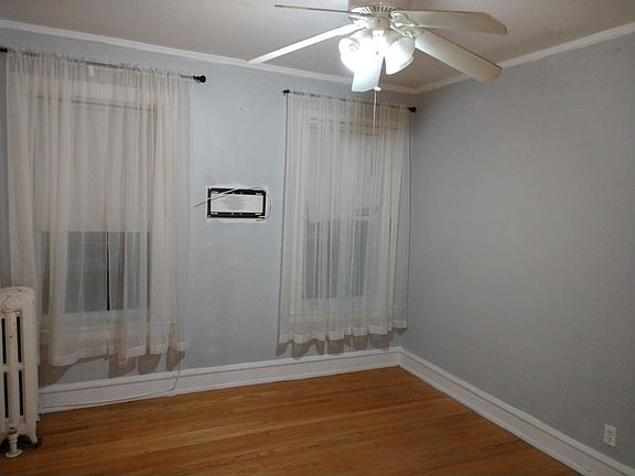 5th image of 5737 N Campbell Ave #1