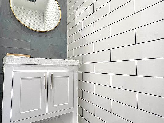 5th image of 248 Patchen Ave #2