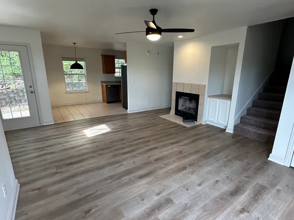 3127 N Kensington Ct, Fayetteville, AR 72703