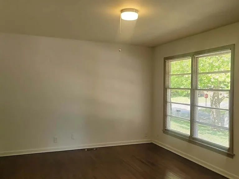 2307 S Broadview St — Photo 3