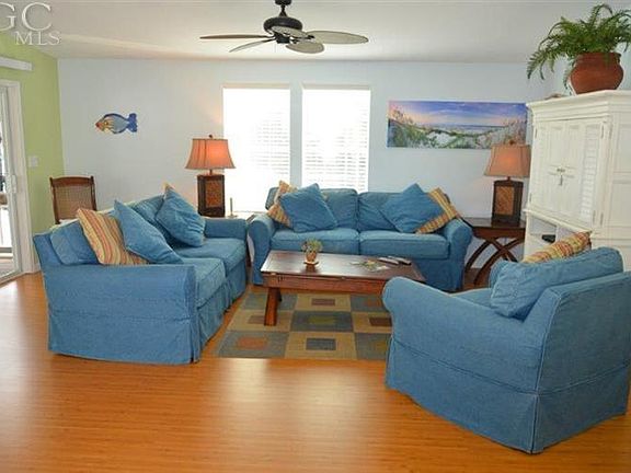 5th image of 9 Nancy Ln