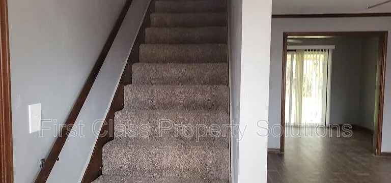 661 NW 16th St — Photo 24