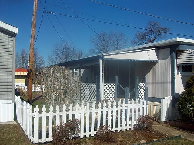2nd image of 112 Pine St