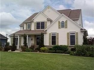 7341 Paddock Ridge Rd, North Tonawanda, NY 14120