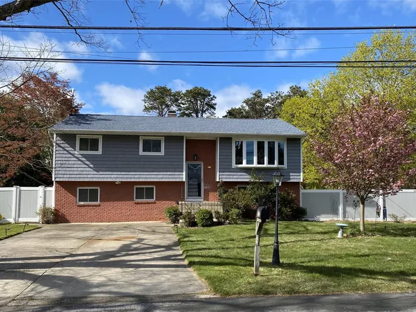 311 Plymouth Street, Dix Hills, NY 11746