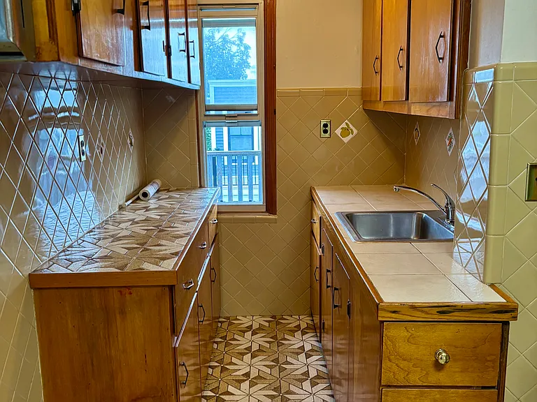 142 Falcon St #2 — Photo 7