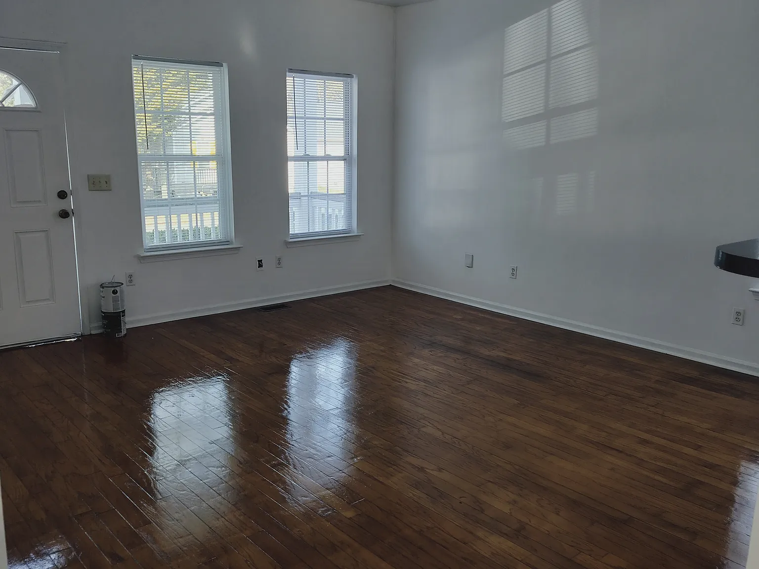 3 bed, 1180 sqft, $1,750 — Photo 2