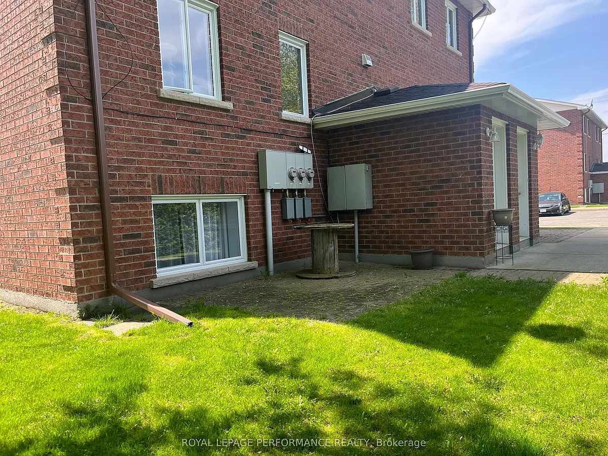 Building Photo - 171 Mabel St #5