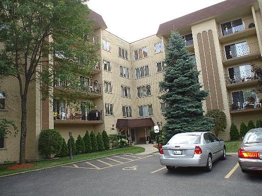 1st image of 6455 W Belle Plaine Ave APT 311