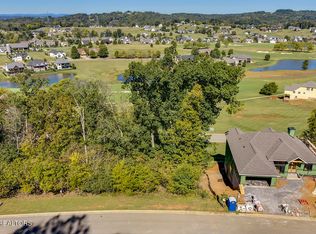 585 Black Cove Ln, Loudon, TN 37774
