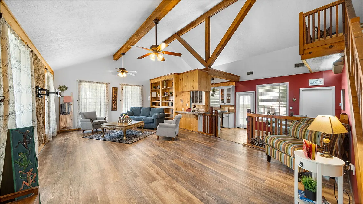 Building Photo - 11400 Highcrest Dr