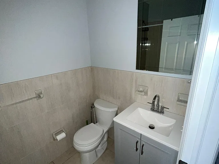 180 Ferry St #C — Photo 6