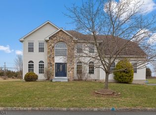 9 Gunther Loop, Somerset, NJ 08873