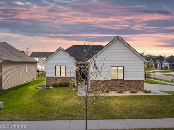 328 Hidden Riv E, Holly, MI 48442