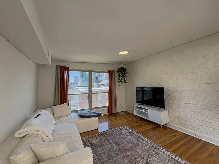 1934 Green St #3 — Photo 10