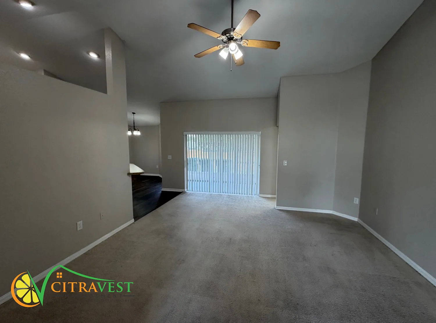 Winter Haven 3 Bedroom Plus! — Photo 2
