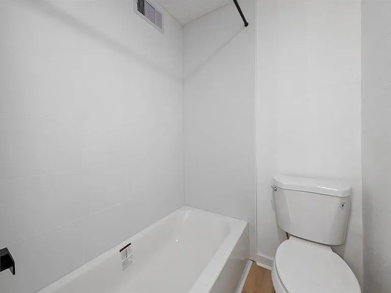 700 Lyle West Ave #A — Photo 10