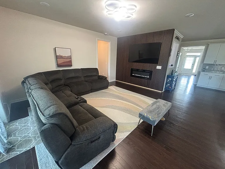 317 Aintree Ave — Photo 30
