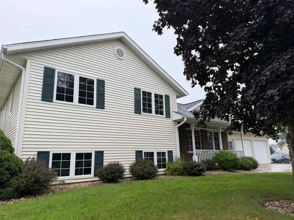 912 21st St, Prairie Du Sac, WI 53578
