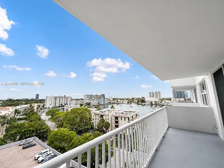 137 Golden Isles Dr #912 — Photo 1