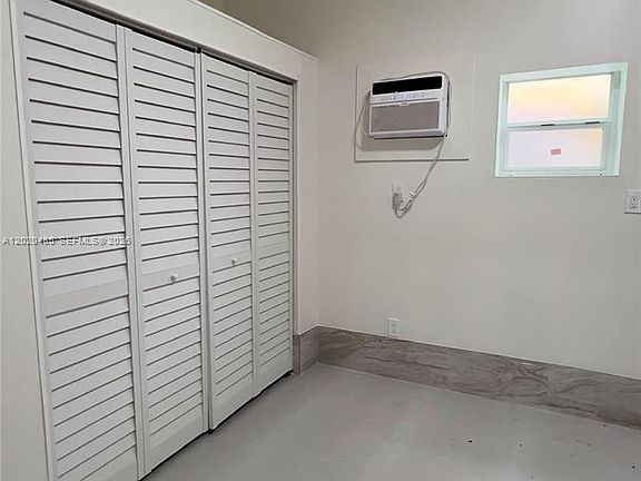 4th image of 1845 Bay Rd #1