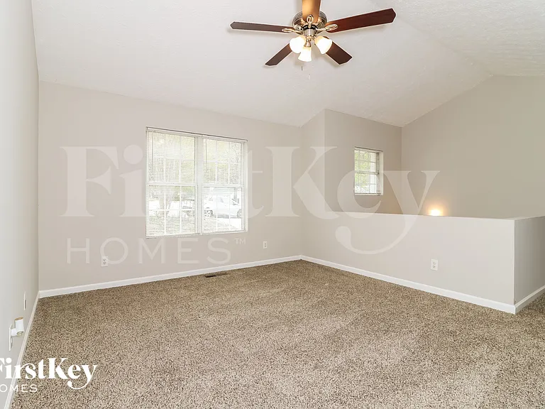 1074 Bridle Creek Dr — Photo 4