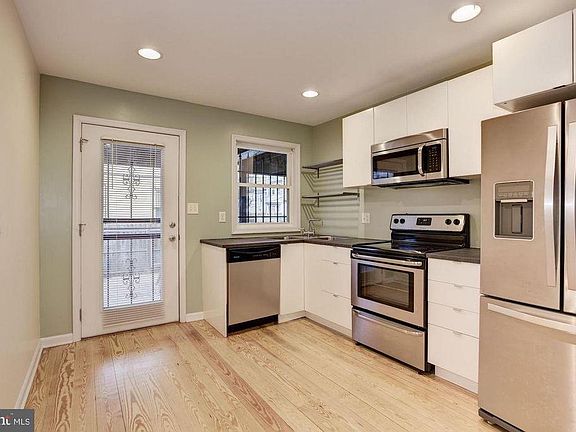 2nd image of 1218 W Ostend St
