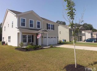 933 Harvest Point Dr, Fuquay Varina, NC 27526