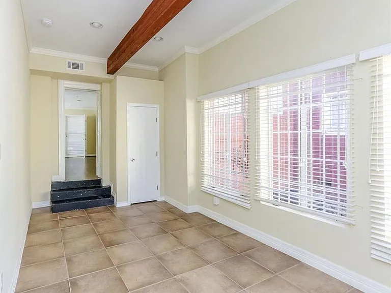 612 W Alabama St — Photo 16