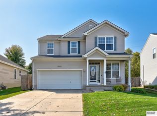 8910 S 166th St, Omaha, NE 68136