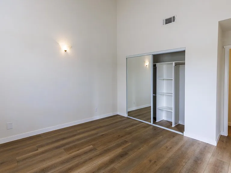 275 Hillcrest Dr #105 — Photo 9