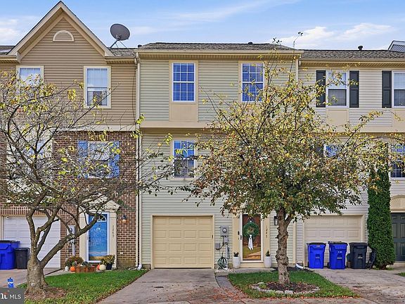 2nd image of 1247 Dahlia Ln