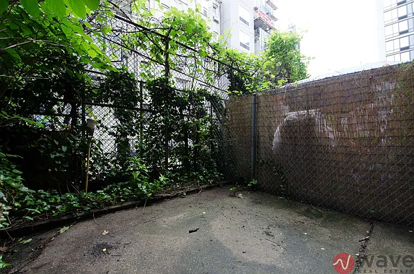 Rented by Wave Real Estate Group | media 12