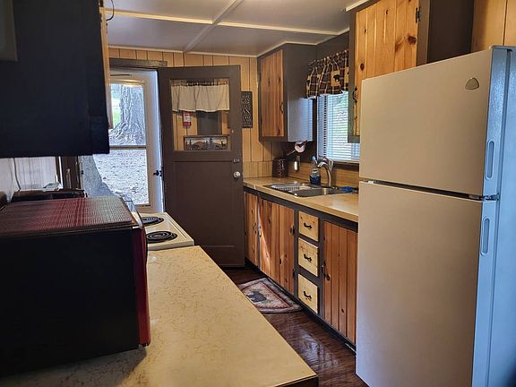 5th image of 1799 W Mountain Rd #1