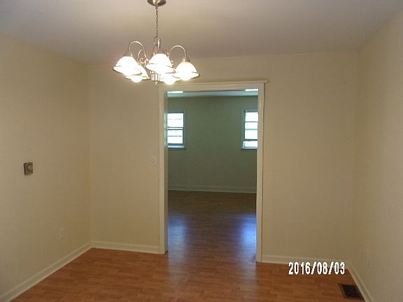 5th image of 4 Cedarcrest Dr