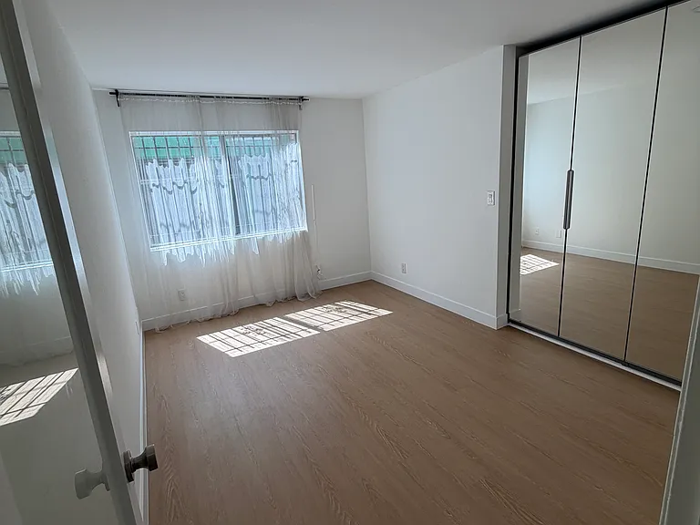 1341 Berkeley St #4 — Photo 8