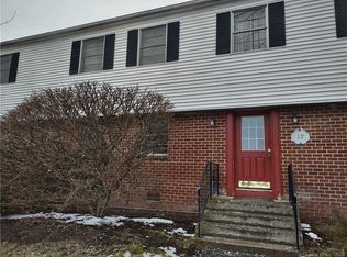 17 Fairview Dr APT 1, Danbury, CT 06810