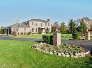 8218 Country Shire Ln, Spring Grove, IL 60081