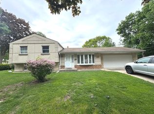 1405 W Brown St, Arlington Heights, IL 60004