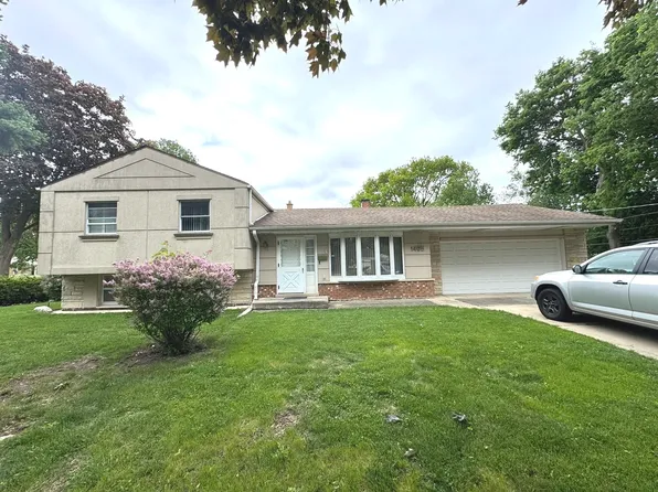 1405 W Brown St, Arlington Heights, IL 60004