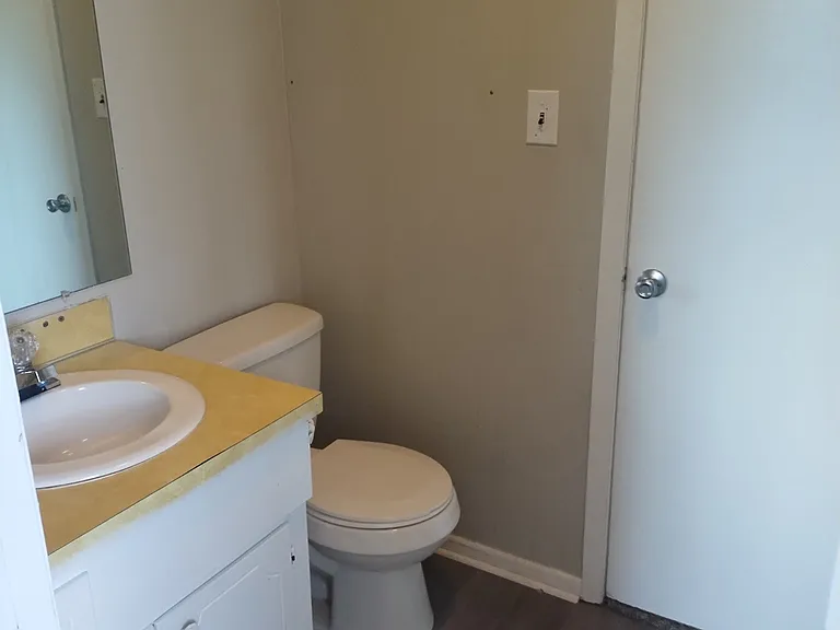 1900 N Dixie Ave #21 — Photo 6