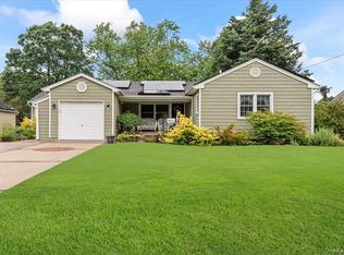 50 Towne St, Amityville, NY 11701