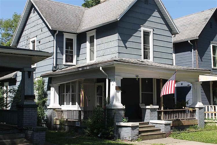 1st image of 921 S 2nd St