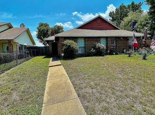 3035 Oak Ridge Pl, Grand Prairie, TX 75052