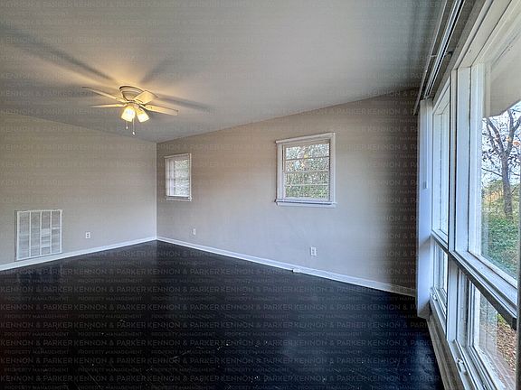 Living Room 11'11 x 18'0
