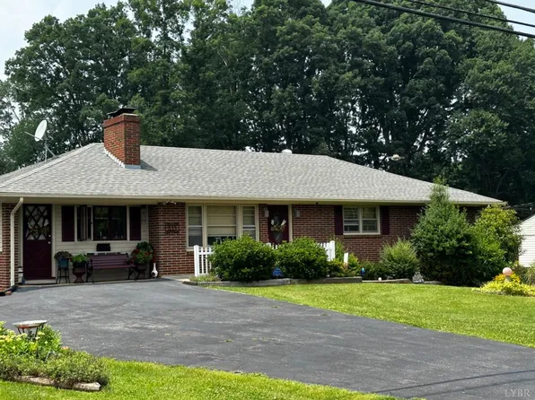 335 Jefferson Manor Dr, Forest, VA 24551