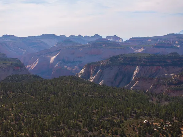 W Cedar Rd, Orderville, UT 84758