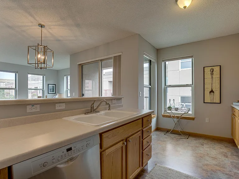 680 N 2nd St #406 — Photo 7