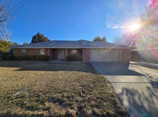 11 Kensington Ct, Roswell, NM 88201